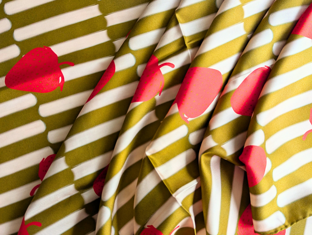 938554 CHEQUERED STRAWBERRY (7)